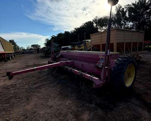 Sembradora Bertini 10000 con Fertilizador y Directa 25 Linea