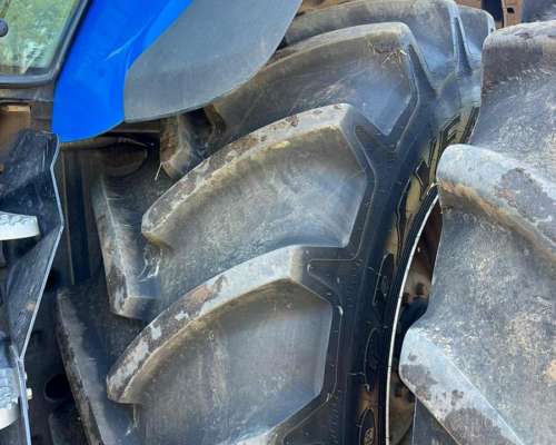 Tractor New Holland T8 320 Duales 710 año 2017 POT NOM 250cv
