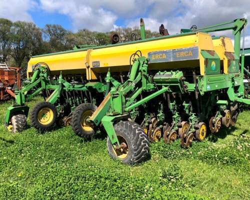 Sembradora Erca de 33 Lineas a 19 cm con Monitor.