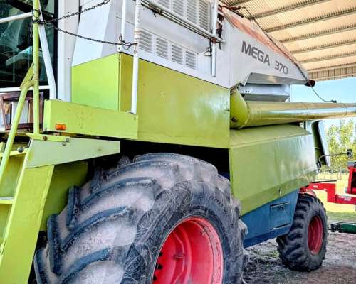 Claas Mega 370 año 2005 30 Pies