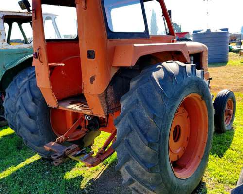 Tractor Fiat Mod. R-60 con Dirección Hidráulica