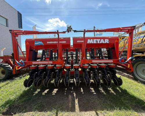 Sembradora Metar 4200 año 2015