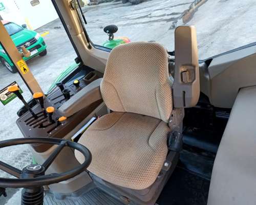 Tractor John Deere 6135j