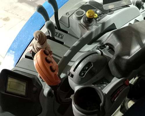 Tractor New Holland T7.205, año 2016