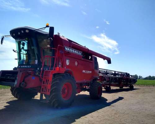 Cosechadora Vassalli AX7510 con Drapper de 35pies