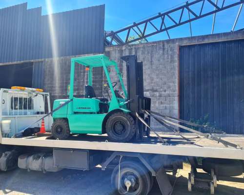 Autoelevador Mitsubishi FDG 25 (2.500 KG) – Diesel