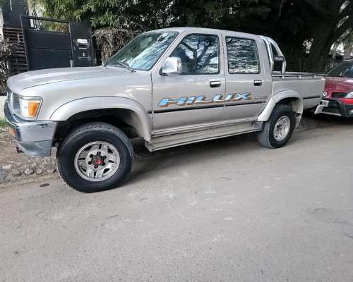 Toyota Hilux SR5 4X4 2000 Motor 2.8 Milenium