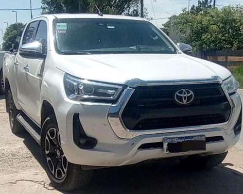 Toyota Hilux 2.8 TDI CD 4X4 SRX 204cv 2022 $44.799.000