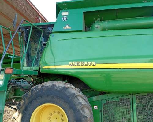 Cosechadora John Deere 9650sts año 2006 en muy Buen Estado