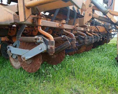 Sembradora Agrometal TX Mega 13 a 52cm
