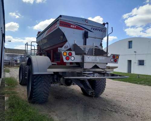 Fertilizadora Fertec Modelo 824. muy Buena