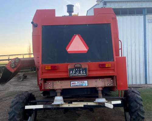 Cosechadora Massey Fergusson 5650, año 2003, 6.500 HS,