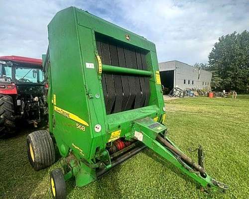 John Deere 568 Megawide