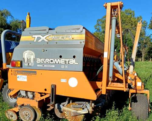 Sembradora Agrometal TX Mega 2012 - 24 a 35 Neumatica