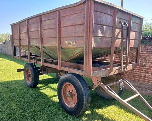 Tolva Semillera en Buen Estado