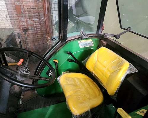 Tractor John Deere 5603 con Pala