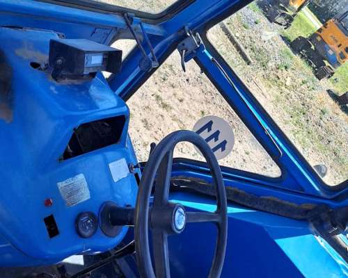 Tractor Agricola New Holland 4X4 año 2005