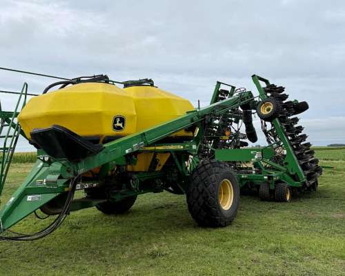 Sembradora AIR Drill John Deere 13 Mts.