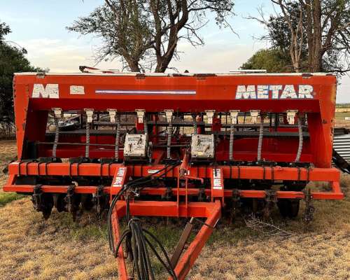 Vendo o Permuto Sembradora Metar 5200