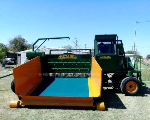 Embolsadora Forrajera 9/10 Pies Motor 260hp y Cabina Metabel