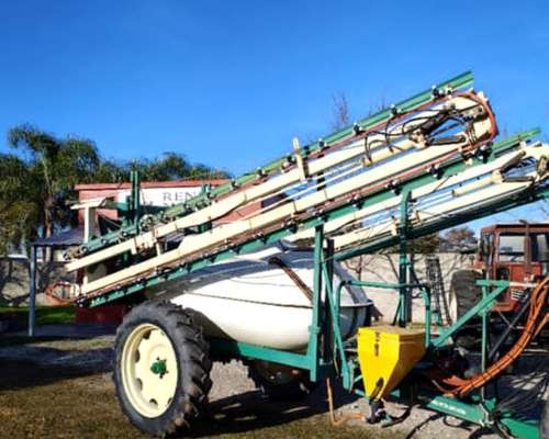 Pulverizadora de Arrastre Pampero Tetra Full 3000 Lts 22mts
