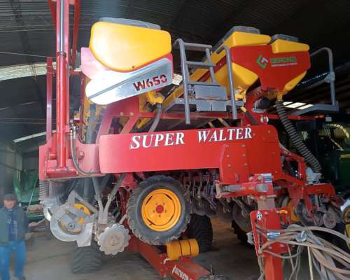 Sembradora Marca Super Walter W650 Autotrailer 18 a 42 cm