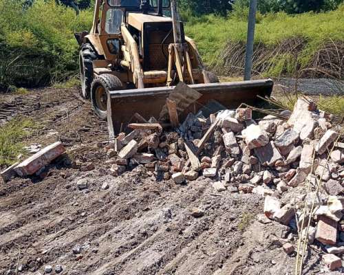 Retropala Caterpillar 416 con Motor Perkins