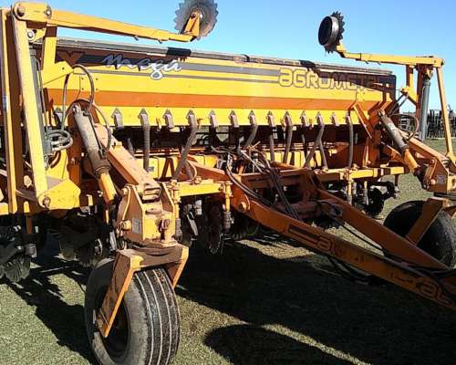 Agrometal TX Mega 9-52 Doble Fertilización 2002