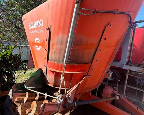 Mixer Vertical de 14 M3 Sgubini Reparado