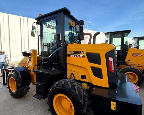 Pala Forrajera R45iv+ Michigan