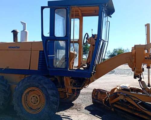 Komatsu - Motoniveladora Gd623a - año 1998