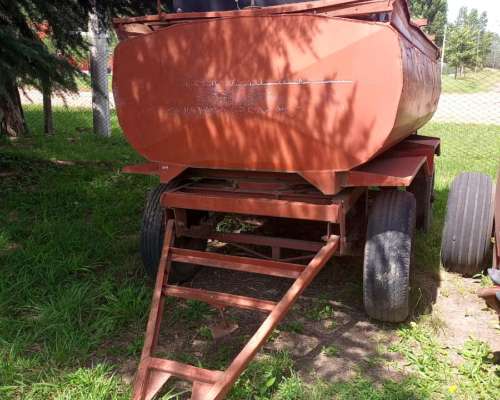 Acoplado Petrolero de 2000 C-baulera Trasera 2 Tanques Agua