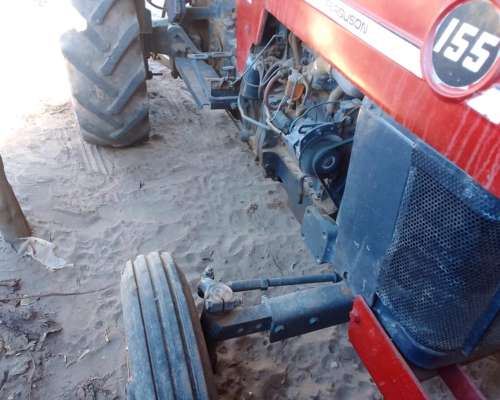 Massey Ferguson 155 .