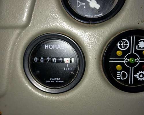 Tractor Pauny 250pa, 150 HP, año 2005, 6.800 Hs Motor