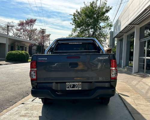 Hilux D/C 2.5 TDI DX Pack 4X4 año 2015 Impecable Orio Hnos