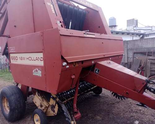Rotoenfardadora New Holland 660