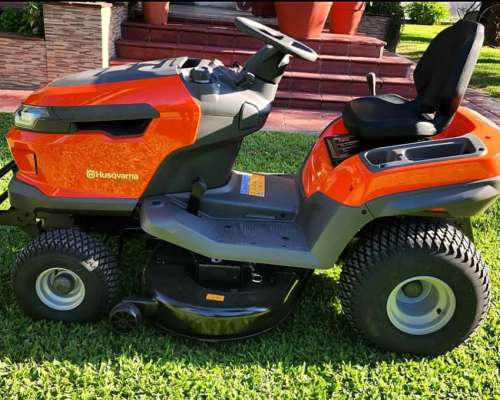 Minitractor Husqvarna de 19 HP