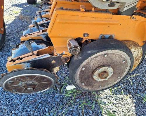 Sembradora Agrometal TX Mega 2235