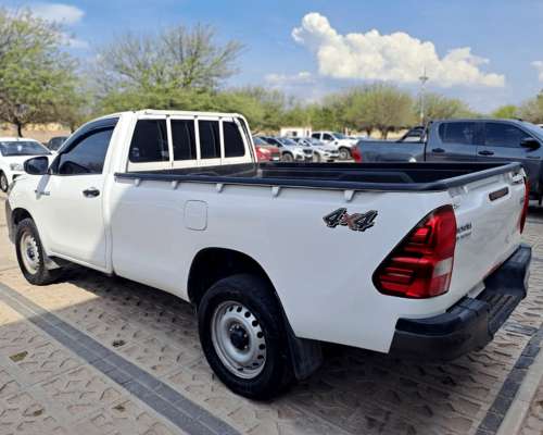 Hilux 4X4 CS DX 2.4 TDI 6mt 2023