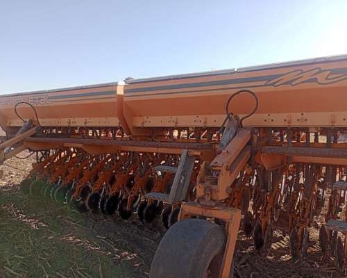 Sembradora de 33 a 21 Agrometal