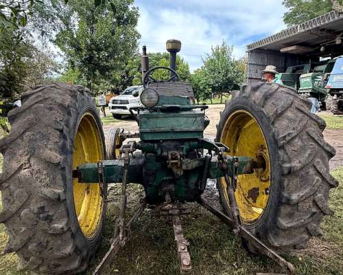 Tractor John Deere 445