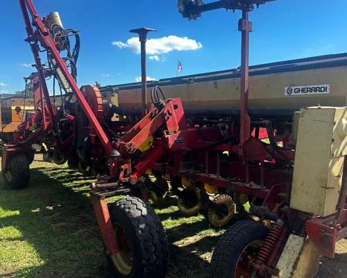 Sembradora Gherardi G-200 Neumatica de 14x52 muy Buen Estado