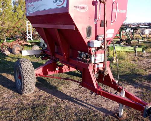 Fertilizadora Fertec 3000 .