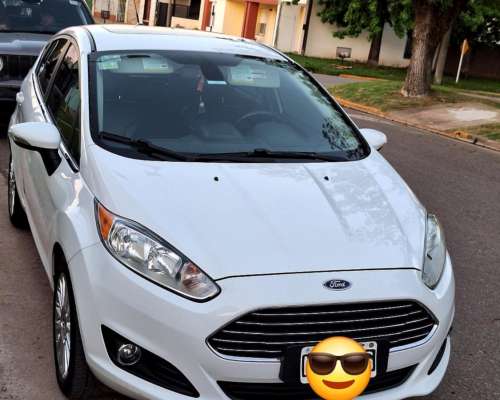Ford Fiesta Titanium 2014
