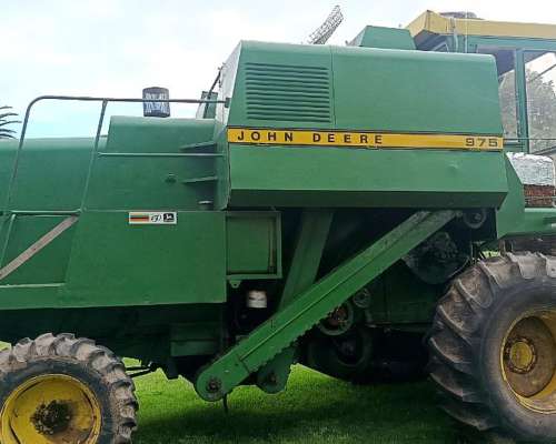 John Deere 975 Trabajando 19000 con Maicero