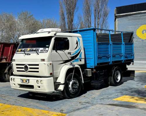 Volkswagen 13180 Chasis con Carroceria 2005 Usado Nqnmaq