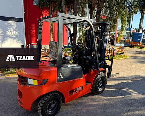 Autoelevador Eléctrico a Batería 100% Litio Michigan E25-45