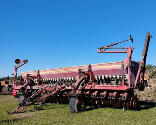 Sembradora Bertini 32.000 de 36 Lineas