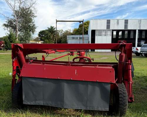Segadora Kuhn 302 C/giro