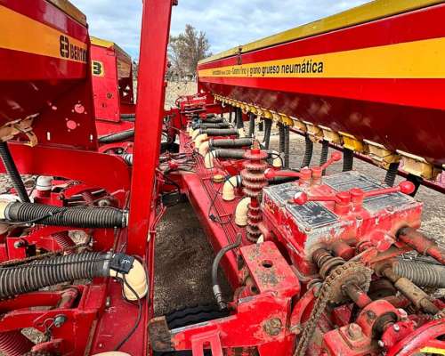 Sembradora Bertini 18 Líneas a 52cm Neumática